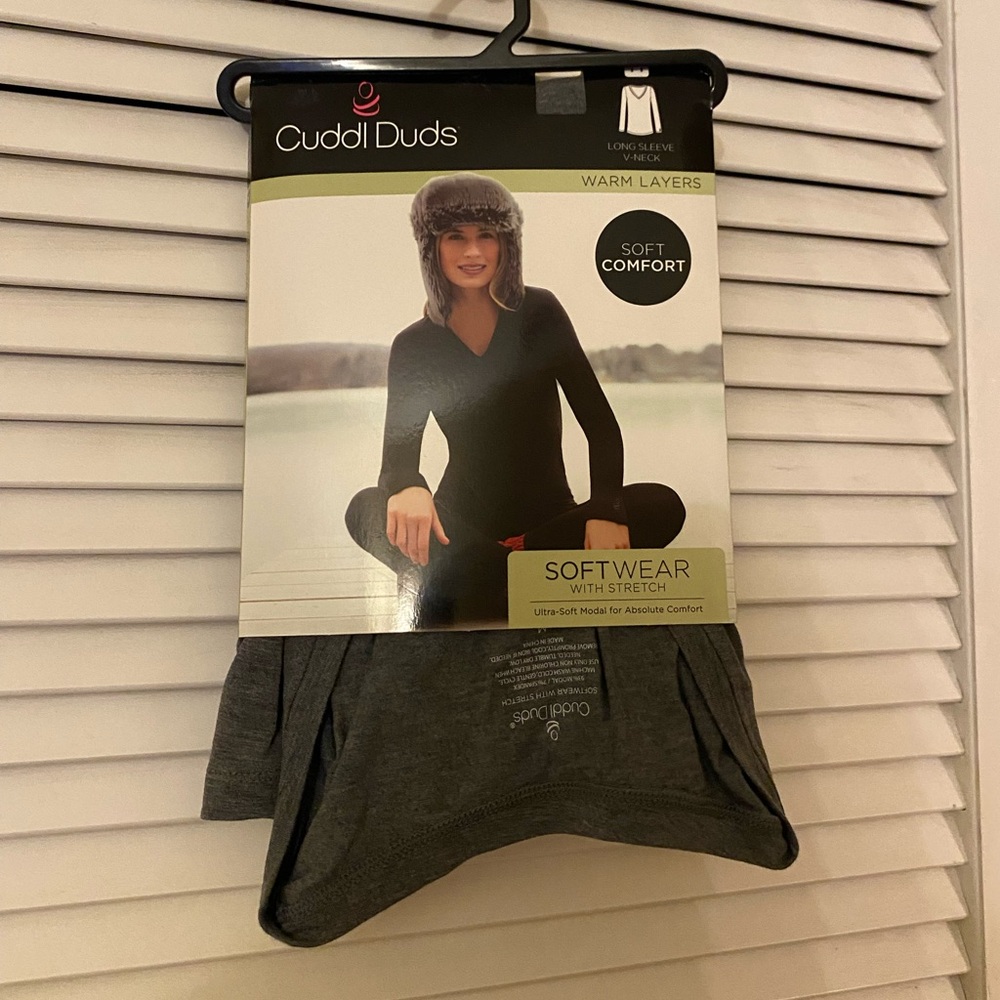 Cuddl Duds Soft Wear - Long Sleeve V Neck - Sz Med